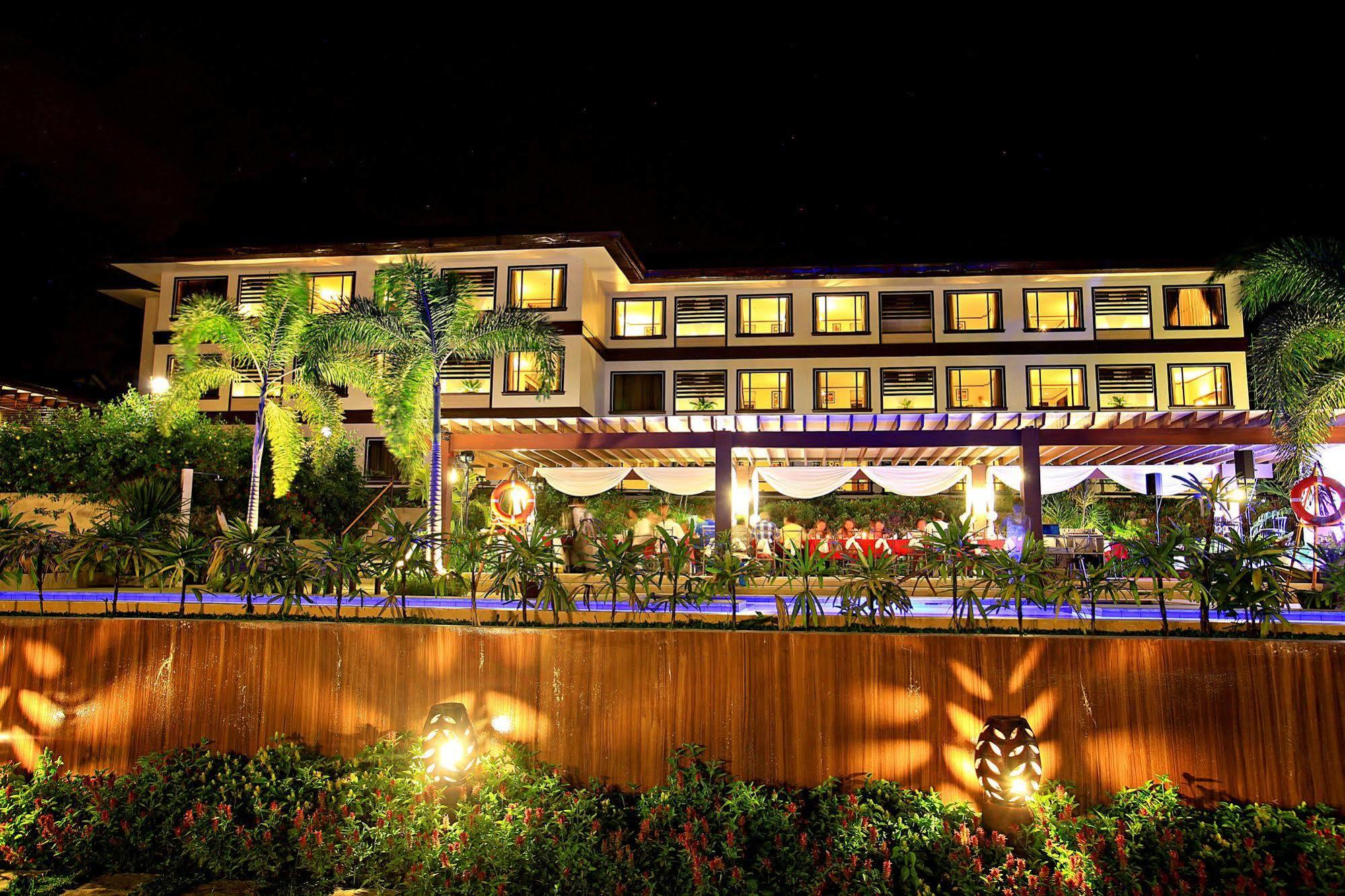 Hotel Tropika Davao City Exteriér fotografie