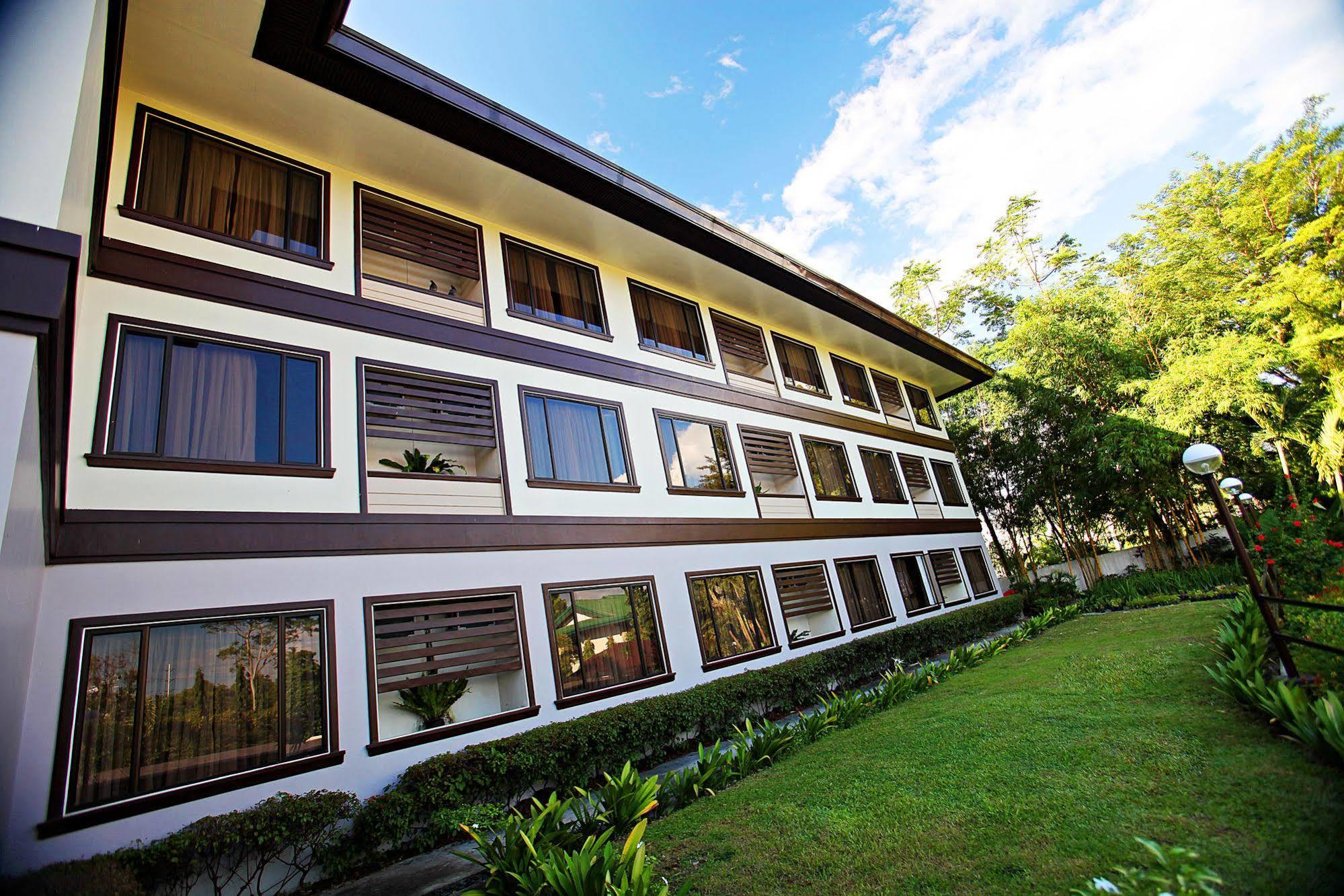 Hotel Tropika Davao City Exteriér fotografie