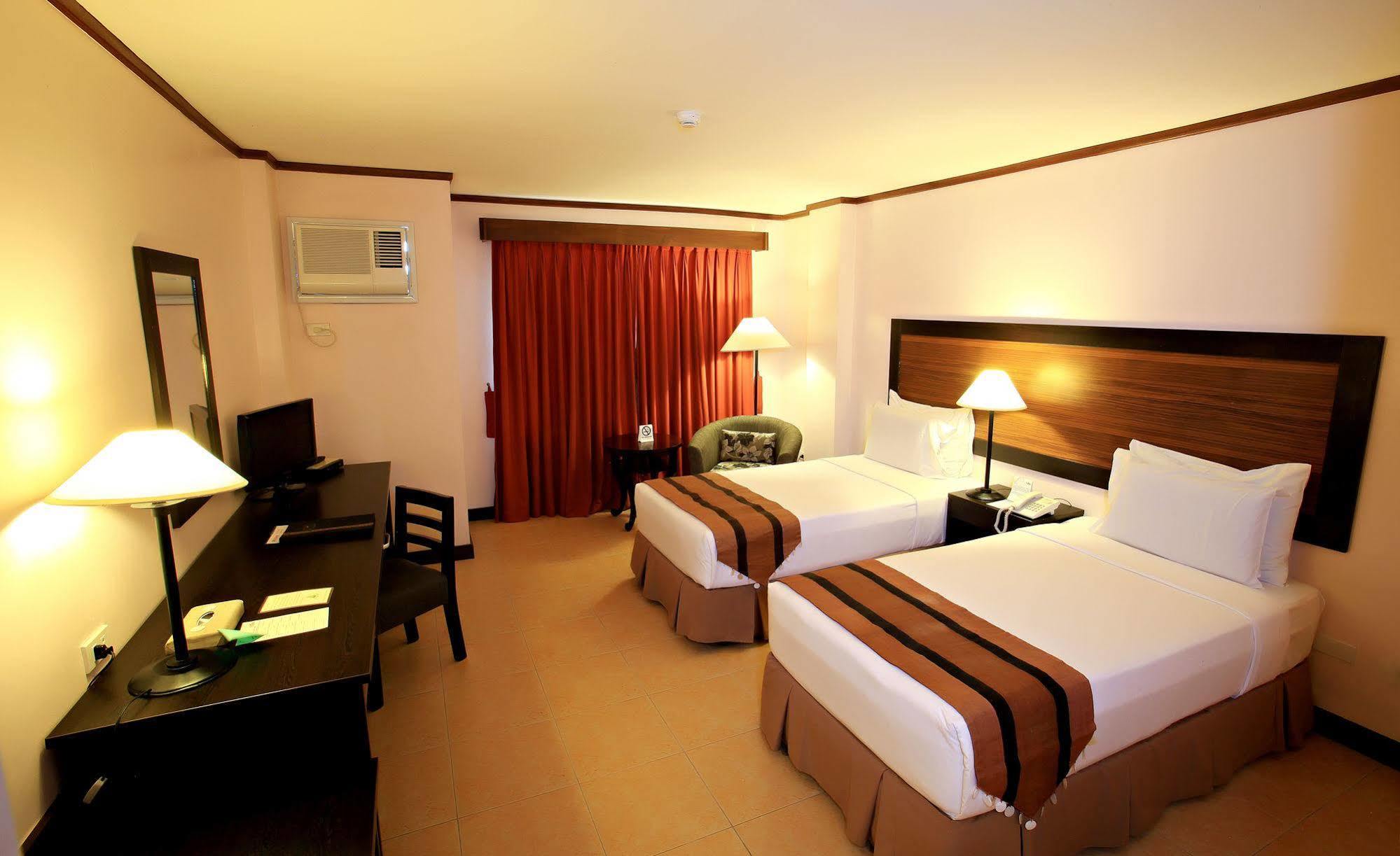 Hotel Tropika Davao City Exteriér fotografie