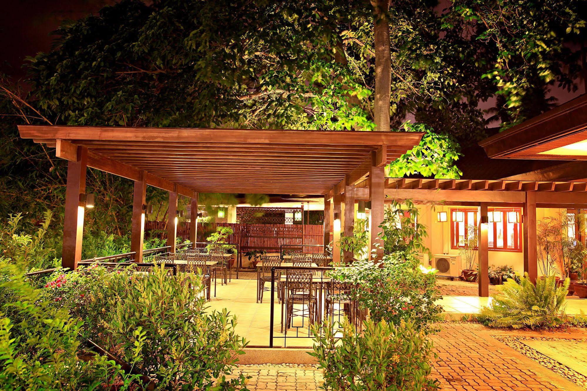 Hotel Tropika Davao City Exteriér fotografie