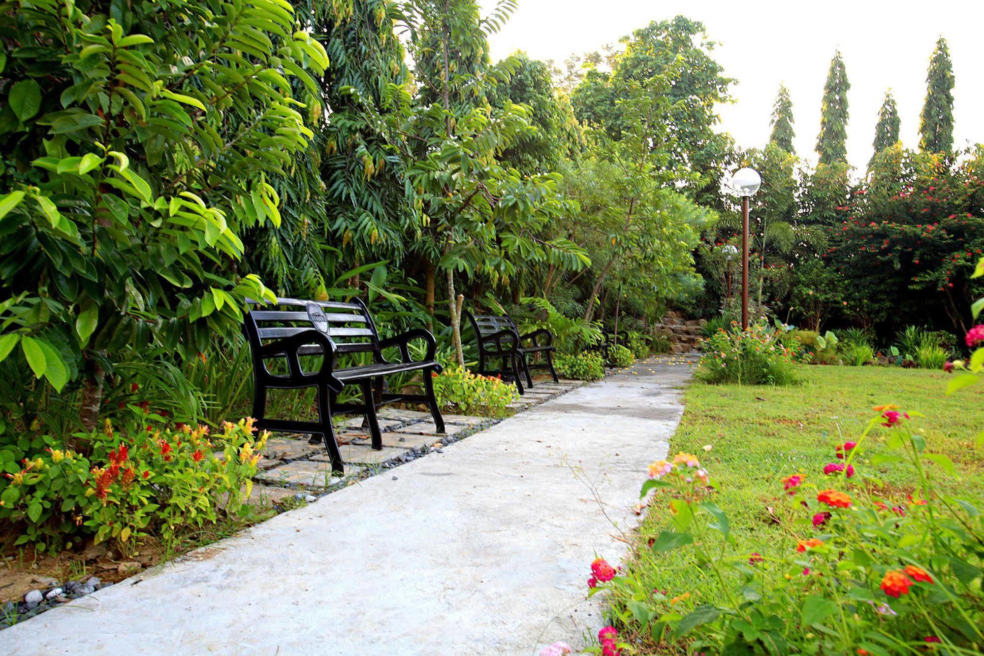Hotel Tropika Davao City Exteriér fotografie